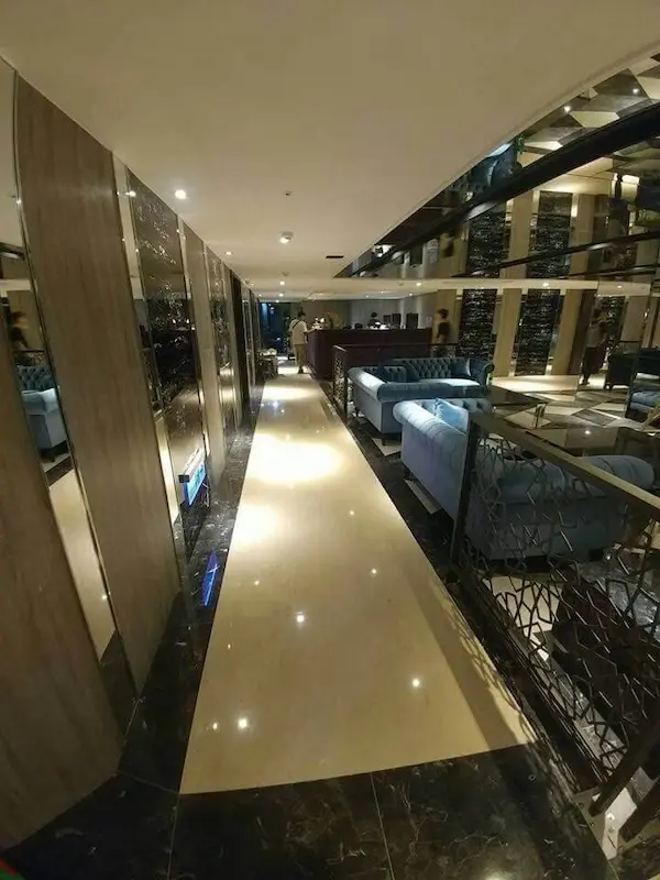 威思汀酒店大廳環境